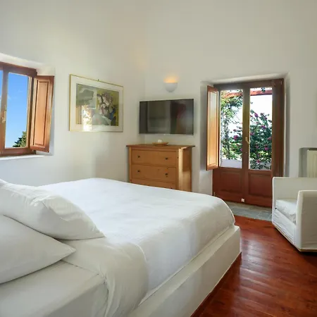 Superb Historical Ferienhaus